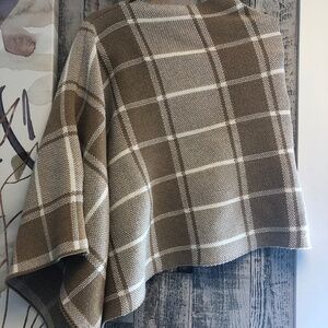 In2green Bold Plaid Poncho in Camel/Milk